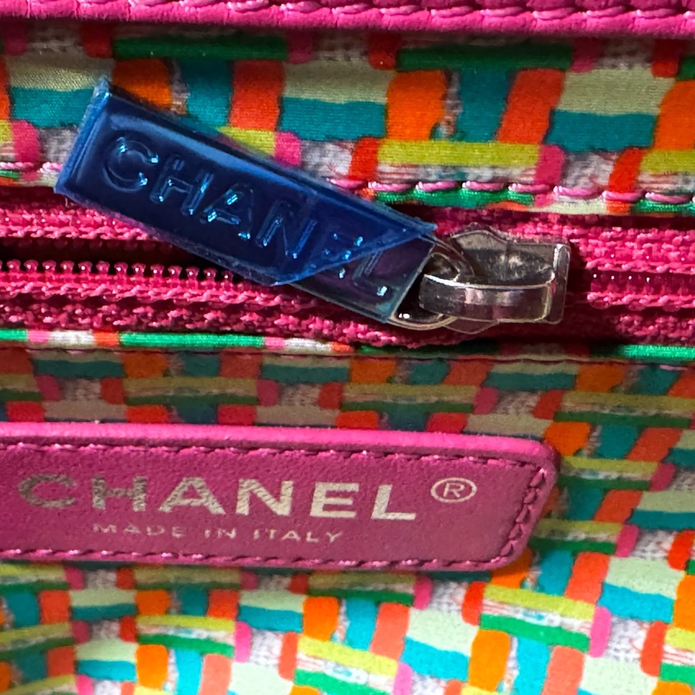 Chanel Rubber Quilted Lambskin Medium Coco Rain Flap in Pink. 💖 Card & COA- Full - Picture 11 of 16